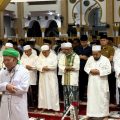 Ribuan Suara Zikir Menggema di Malam 1 Muharram, Helmi Hasan: Jadilah Manusia Paling Bermanfaat!